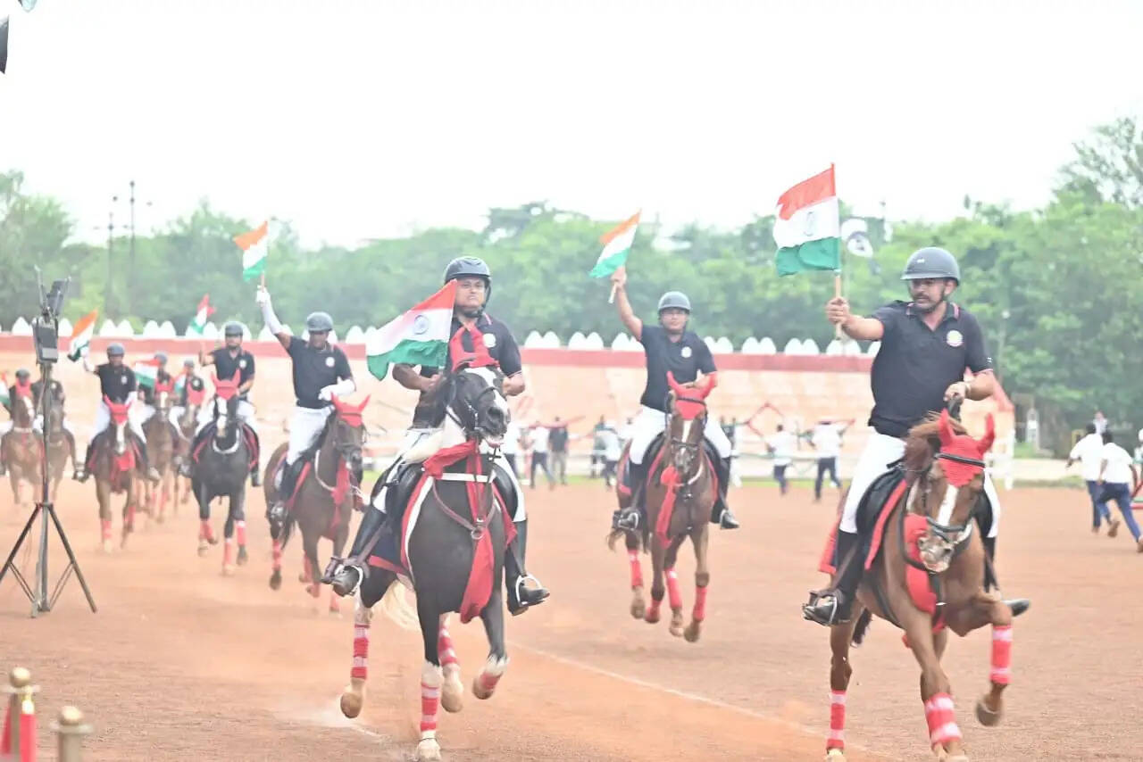 रायपुर : हर्षाेल्लास के साथ मनाया जाएगा स्वतंत्रता दिवस, पुलिस परेड ग्राउंड पर हुई फाइनल फुल ड्रेस रिहर्सल