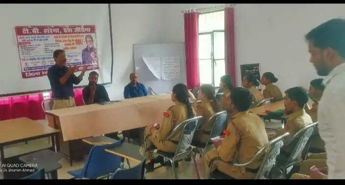 छात्रों को बनाया टीबी जागरूकता का दूत