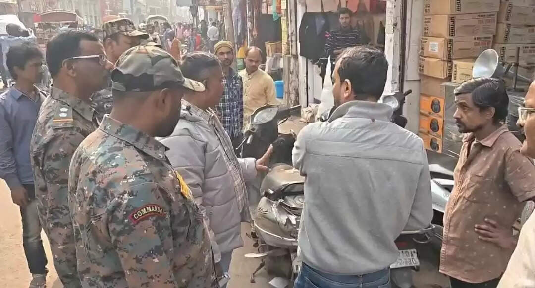 सड़क पर सामान रखने वालों पर सिविल ड्रेस में होगी निगरानी