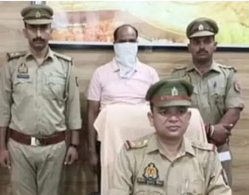 वक्फ बोर्ड की जमीन के फर्जी दस्तावेज बनाकर कब्जा करने वाला मो. आजम गिरफ्तार