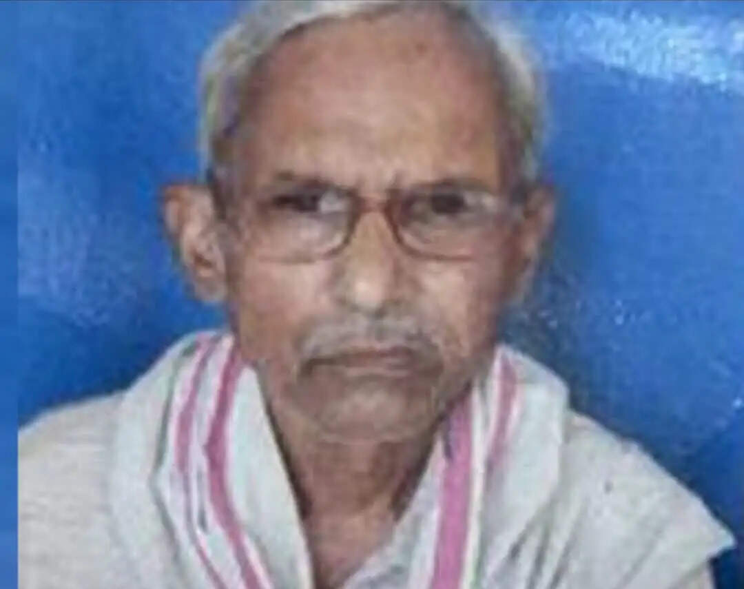 विवाद की पैरवी में वृद्ध ठेकेदार की कुल्हाड़ी से हत्या, दो भाइयों के खिलाफ मुकदमा दर्ज