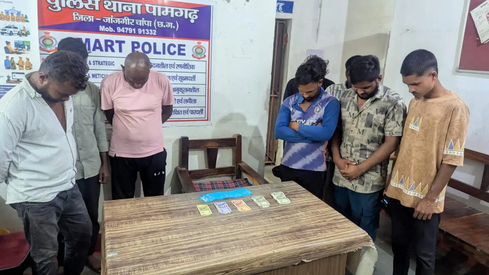 पामगढ़ में 11 जुआरी गिरफ्तार, 22,300 रुपये नकद और पांच माेटरसाइकिल जब्त