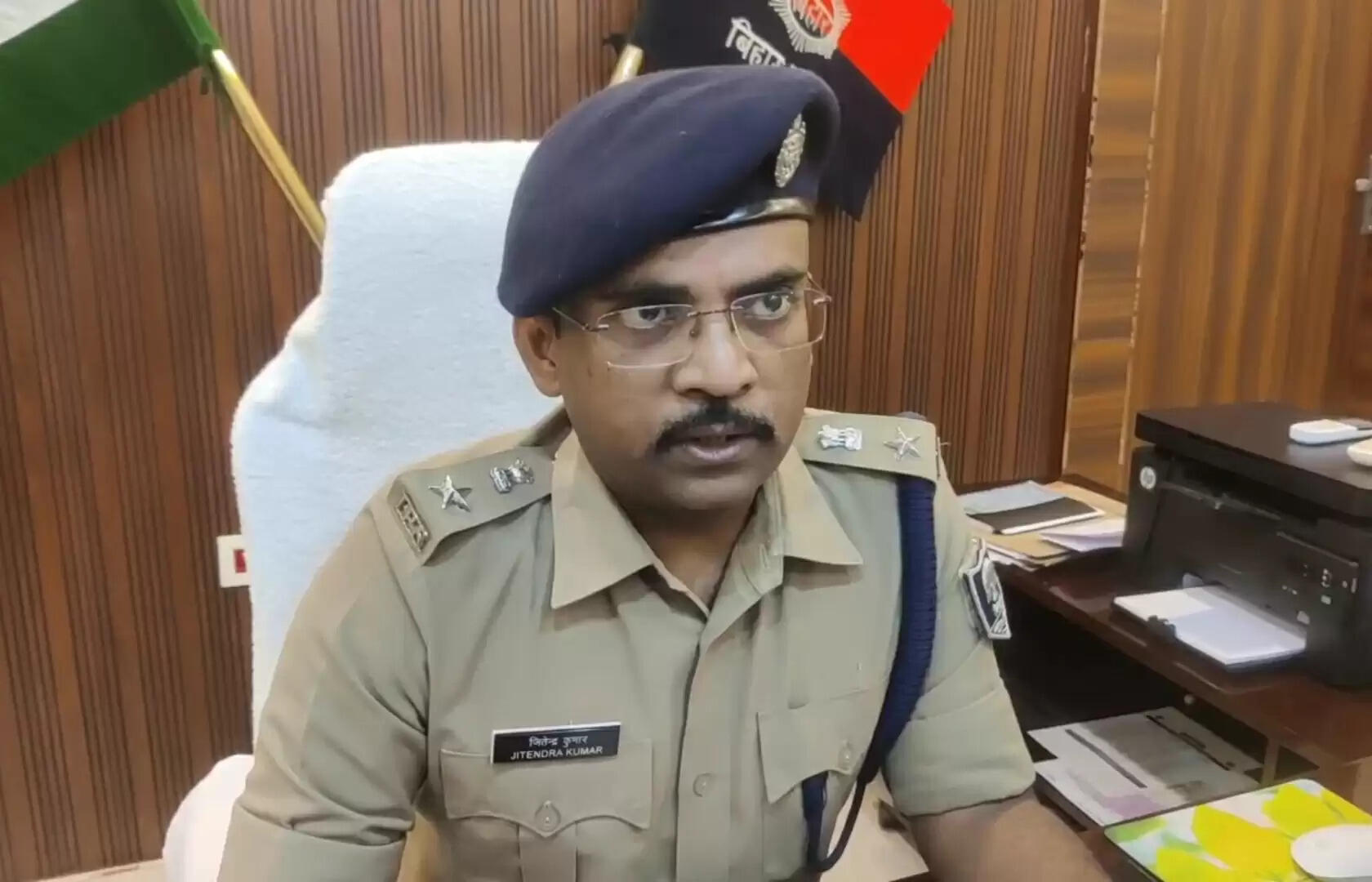 समकालीन अभियान में मादक पदार्थ और नगद राशि के साथ तेरह गिरफ्तार