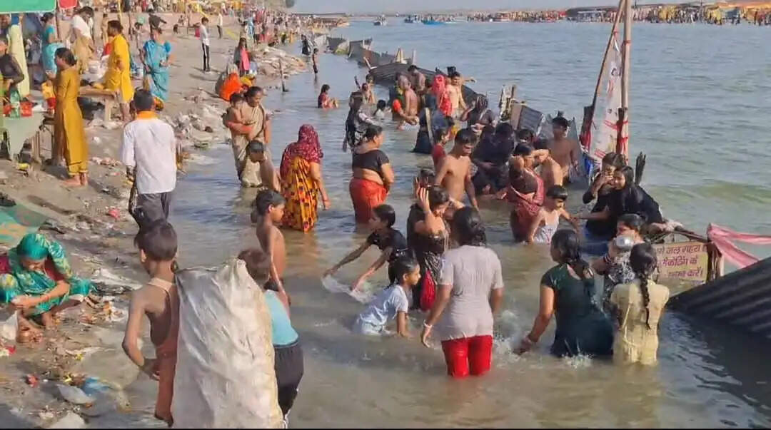 गंगा दशहरा पर हजारो भक्तो ने लगाई डुबकी