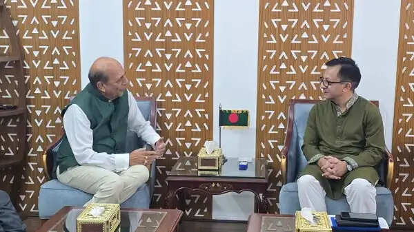 बांग्लादेश के साथ मज़बूत कारोबारी रिश्ते चाहता है भारत&nbsp;:&nbsp;दिनेश त्रिवेदी