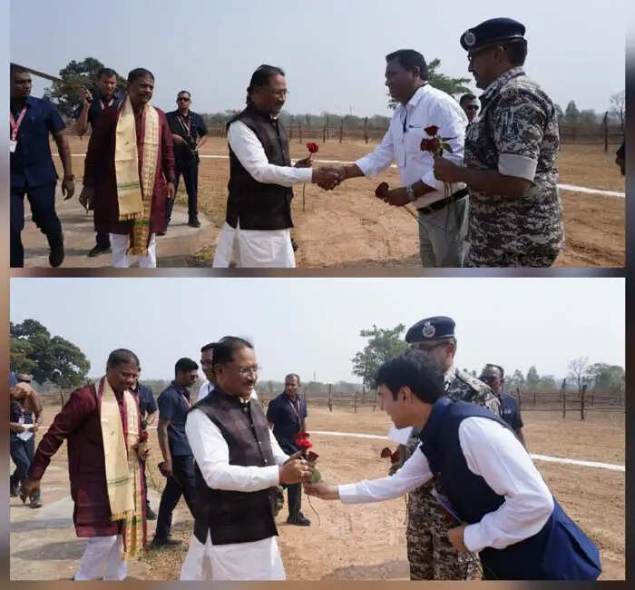 मुख्यमंत्री का हेलीपैड में जनप्रतिनिधियों एवं अधिकारियों ने किया आत्मीय स्वागत