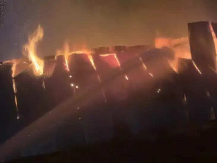 जयपुर के हाथोज में फर्नीचर गोदाम में भीषण आग, 20 दमकलों की मदद से पाया काबू
