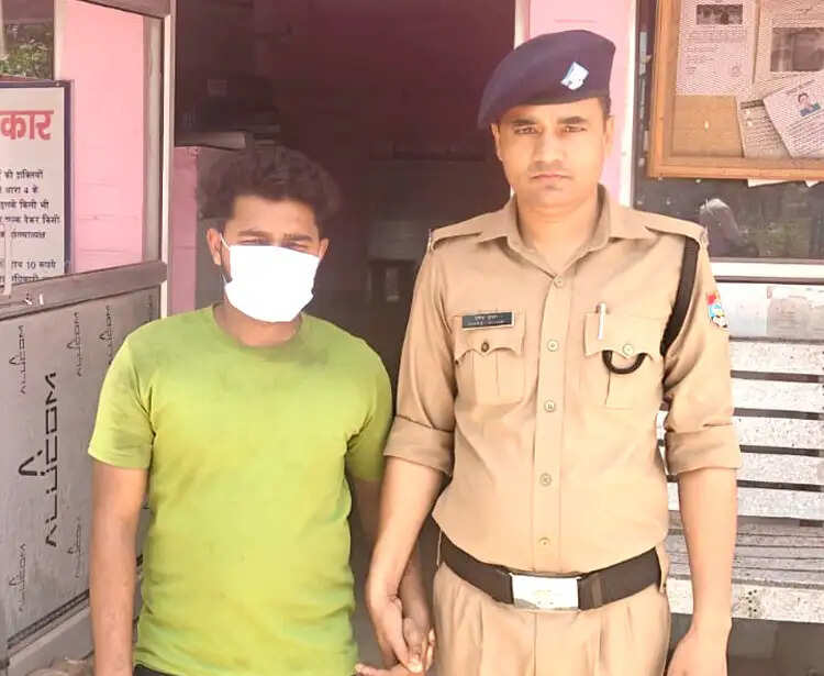 लाठी-डंडों और तलवारों से जानलेवा हमले का वाला गिरफ्तार