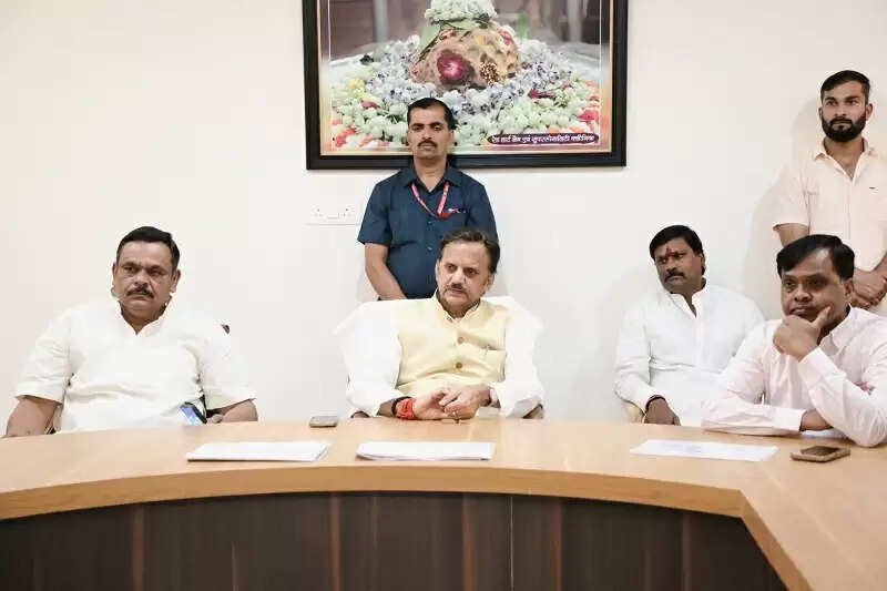 पॉलिटेक्निक कालेज के विद्यार्थियों को मिलेगी सौ सीटर छात्रावास की सुविधा : उप मुख्यमंत्री शुक्ल