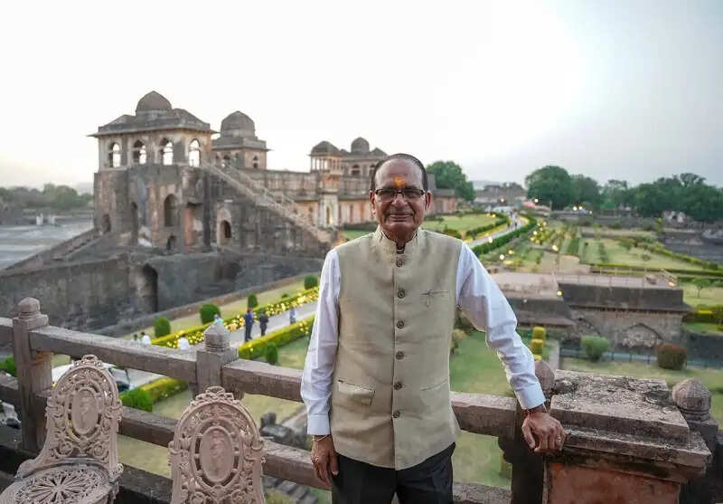 ब्रिक्स देशों के कृषि मंत्री और अधिकारियों ने किया ऐतिहासिक स्थल मांडू का भ्रमण