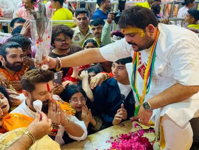 श्रीबांकेबिहारी के चिराग पासवान ने किए दर्शन, देश में खुशहाली, समृद्धि की कामना