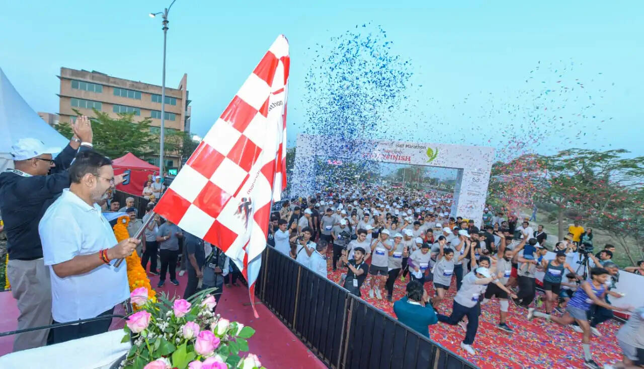 जयपुर में हाफ मैराथन का भव्य आगाज, मुख्यमंत्री ने किया फ्लैग ऑफ