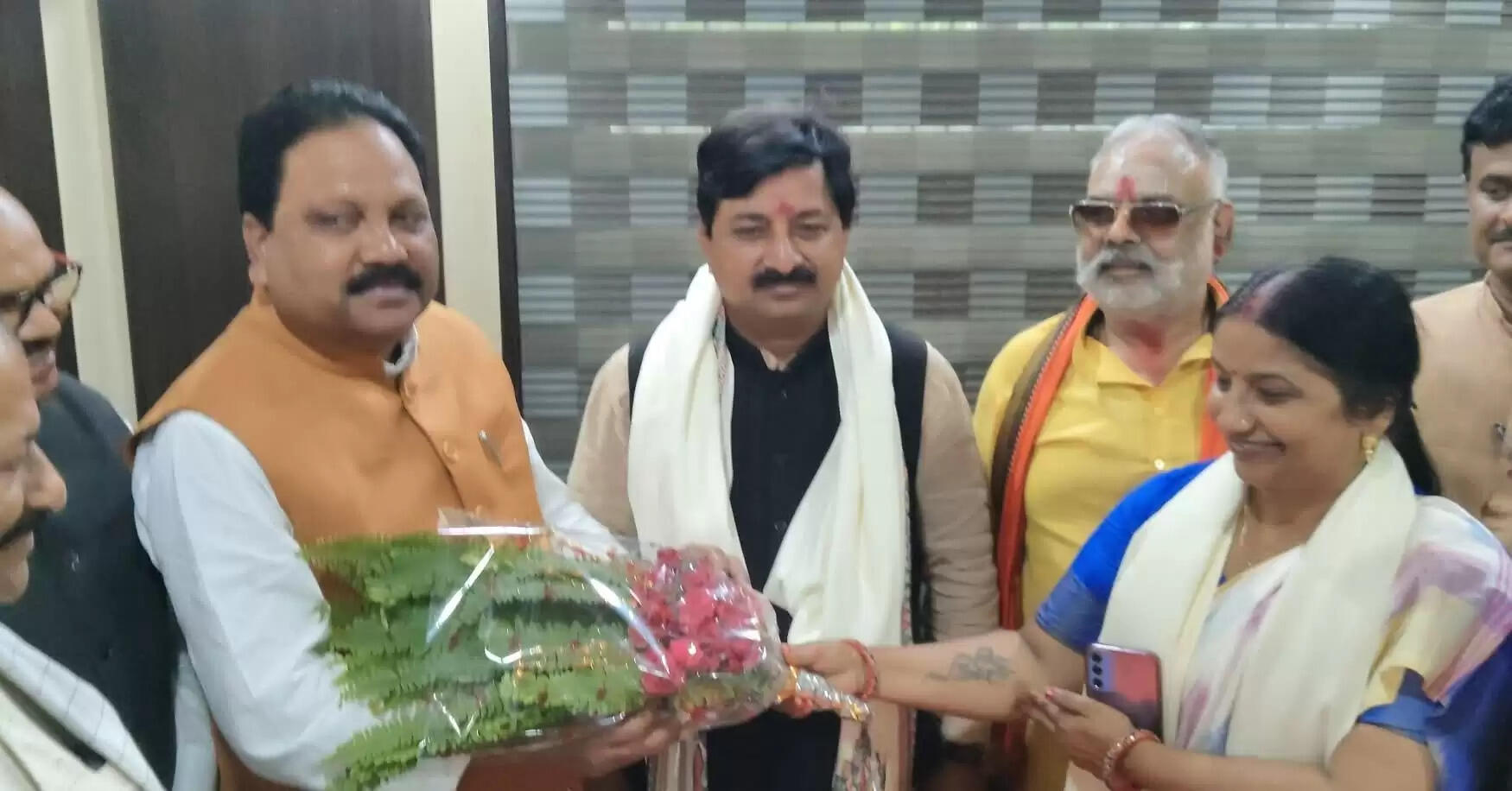 संस्कृत शिक्षा बोर्ड के अध्यक्ष का सांसद समेत भाजपा कार्यकर्ताओं ने किया स्वागत