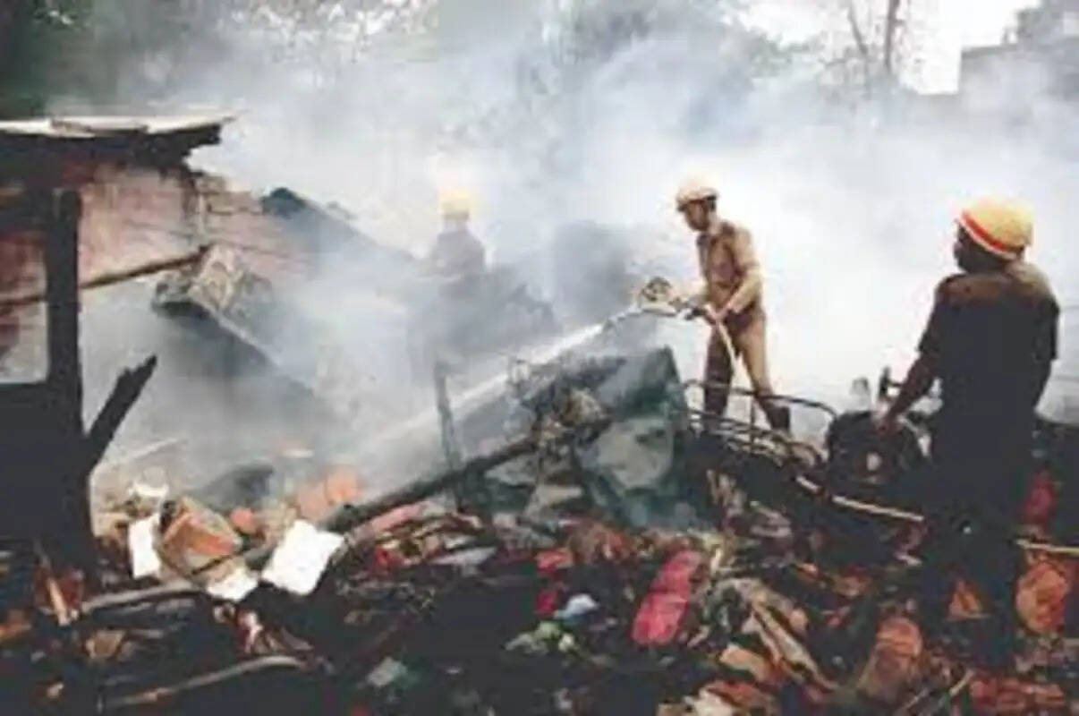 आनंदपुर अग्निकांड पर सियासत तेज, अमित मालवीय और बंगाल भाजपा का आरोप— यह हादसा नहीं, सरकार-निर्मित आपदा