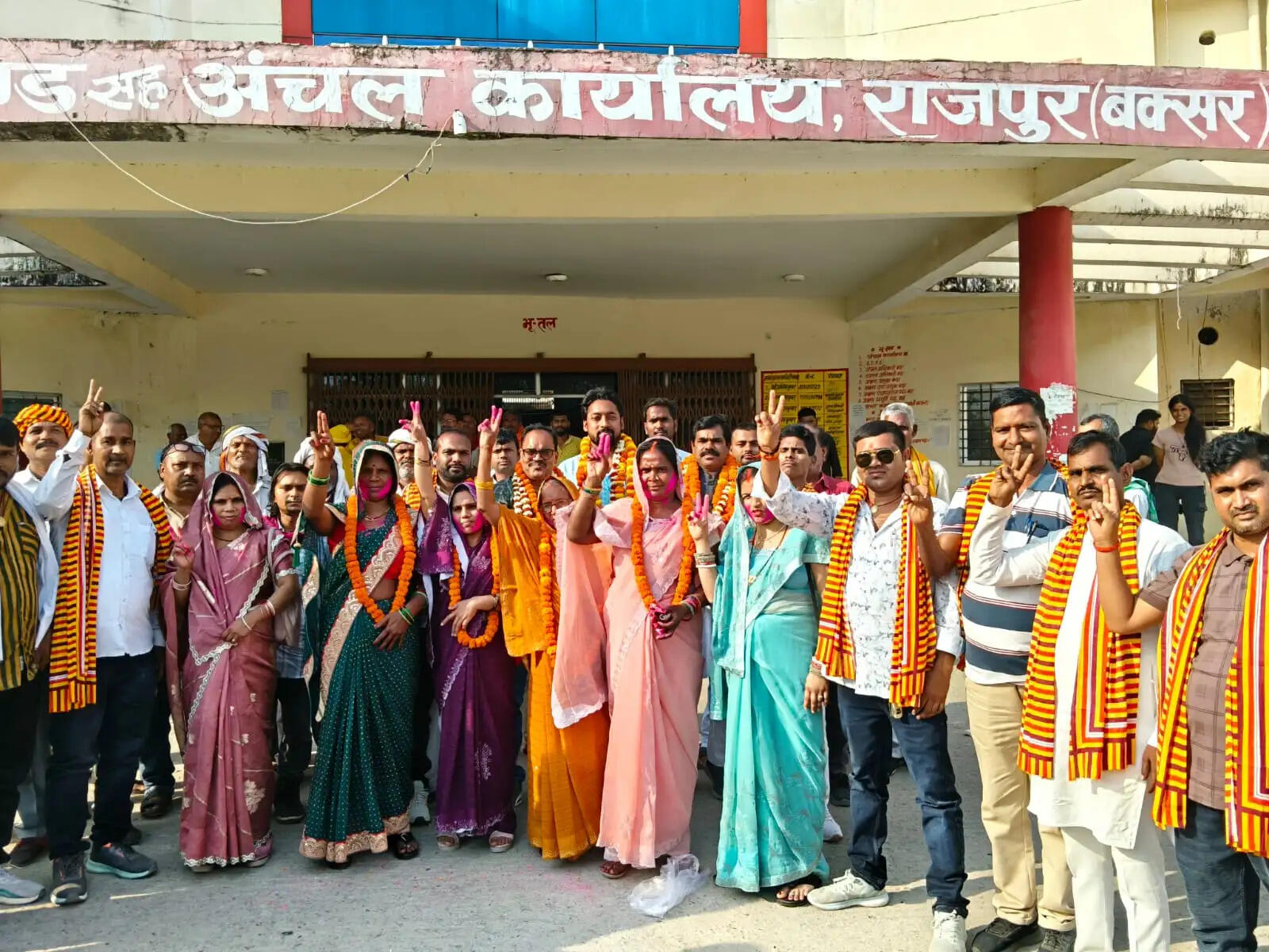 राजपुर प्रखंड में अविश्वास प्रस्ताव विफल, प्रमुख व उप-प्रमुख की कुर्सी बरकरार