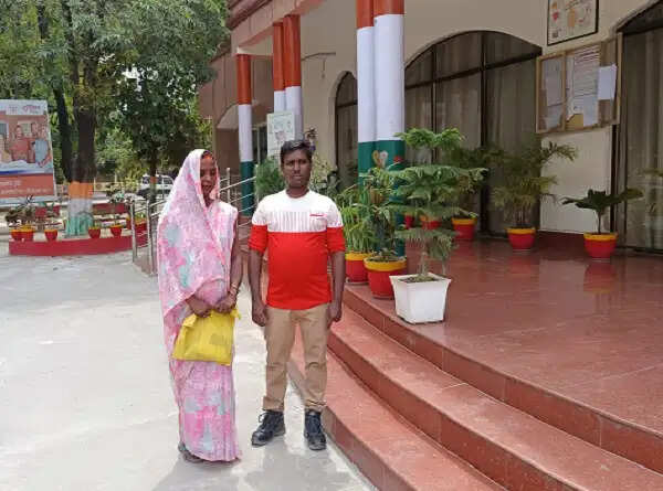 अम्बेडकर नगर के युवक को युद्धग्रस्त इजराइल से सकुशल घर वापस लाया गया