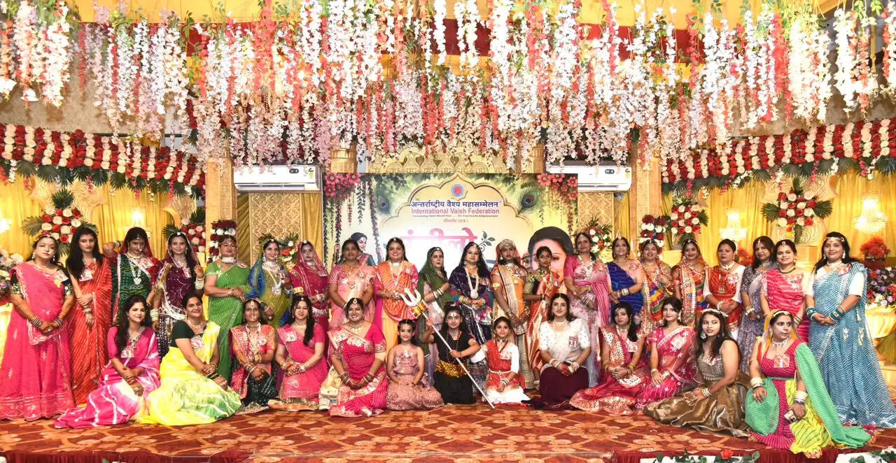 रंगीलो सावन में दिखी महिलाओं की प्रतिभा, मेघा बनीं सावन क्वीन