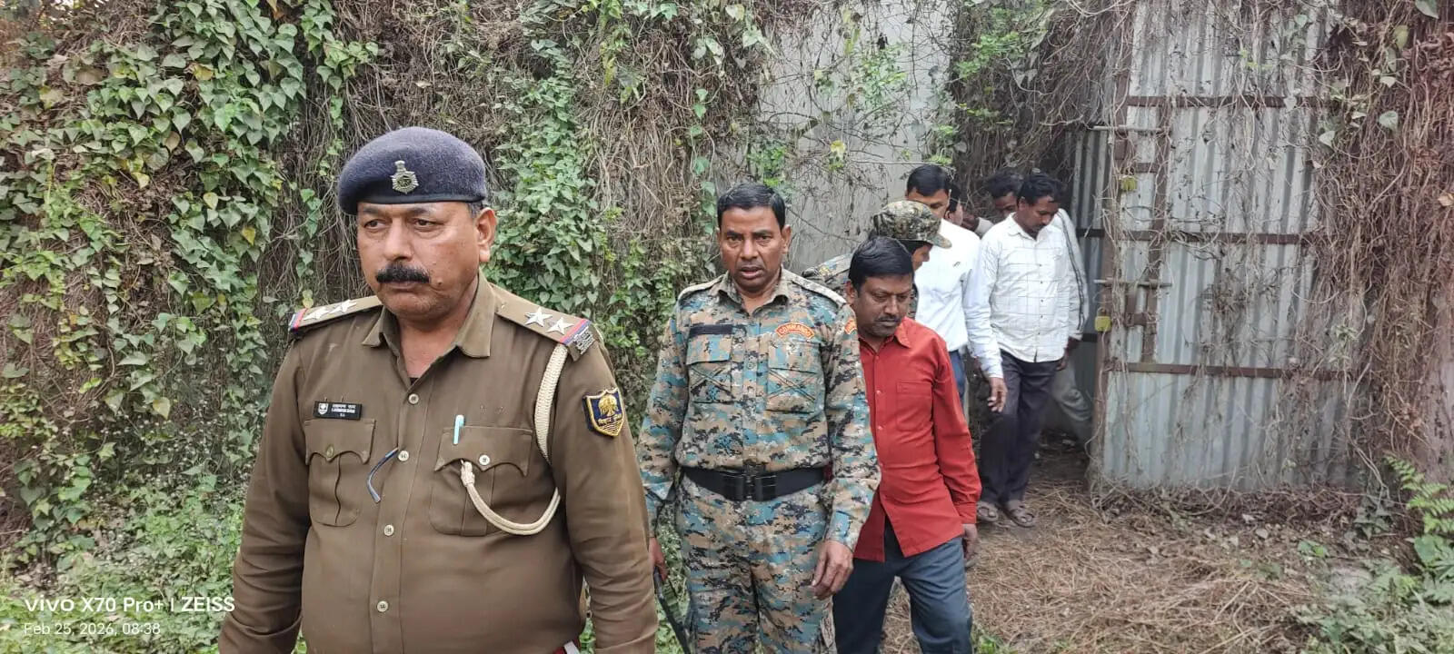 गोदाम का ताला तोड़ दरवाजा काटकर लाखों की संपत्ति की चोरी