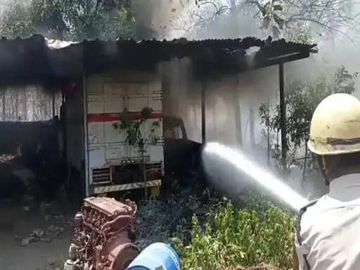 कोरबा : केसीएन कंपनी के यार्ड में लगी भीषण आग, लाखों का नुकसान