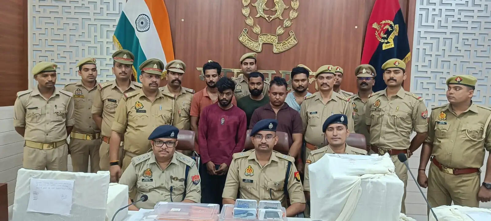 नकली नोट बनाने वाले गिरोह का भंडाफोड़, 5 आरोपित गिरफ्तार