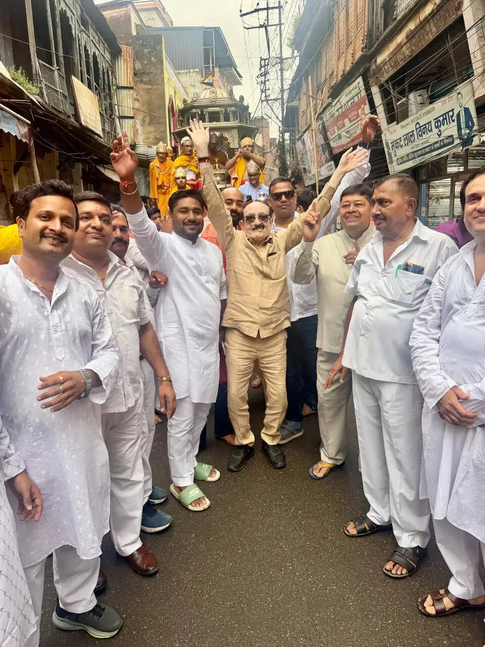 पर्वराज पर्यूषण पर्व के पूर्ण होने पर धूमधाम से गाजेबाजे संग निकली भव्य शोभायात्रा