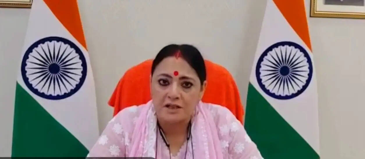 मंत्री अग्निमित्रा पाल का वीडियो संदेश रंगदारी मांगने वालो के खिलाफ कड़ी कार्रवाई होगी