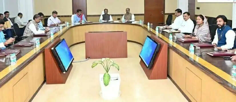 छग :मंत्रिपरिषद की बैठक में 15 नवंबर से धान खरीद शुरू करने सहित कर्मचारियों के हिट लिए गए कई महत्वपूर्ण फैसले