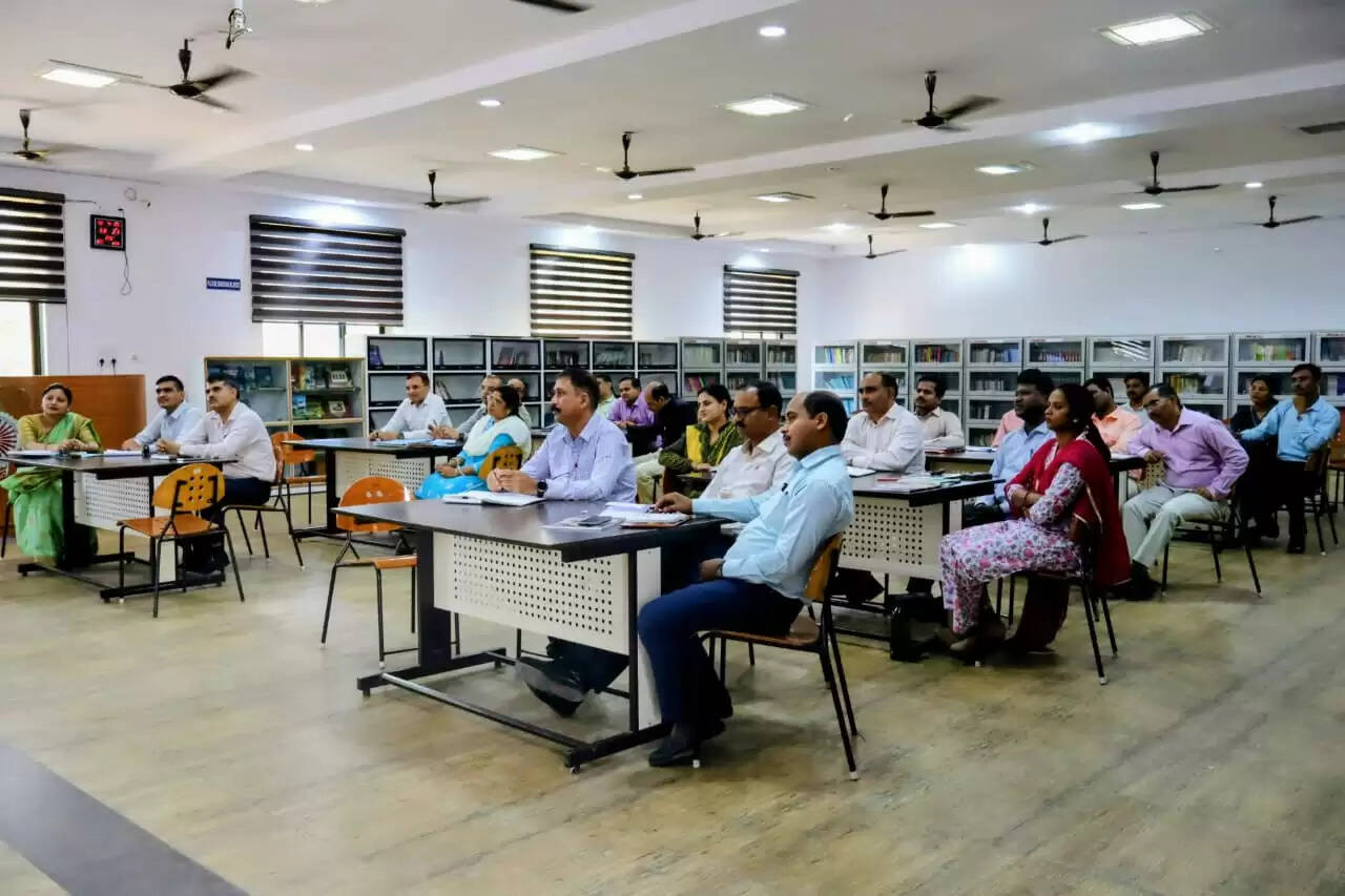 अंबिकापुर : सैनिक स्कूल में नवाचारी शिक्षण पद्धतियों पर दो दिवसीय कार्यशाला संपन्न