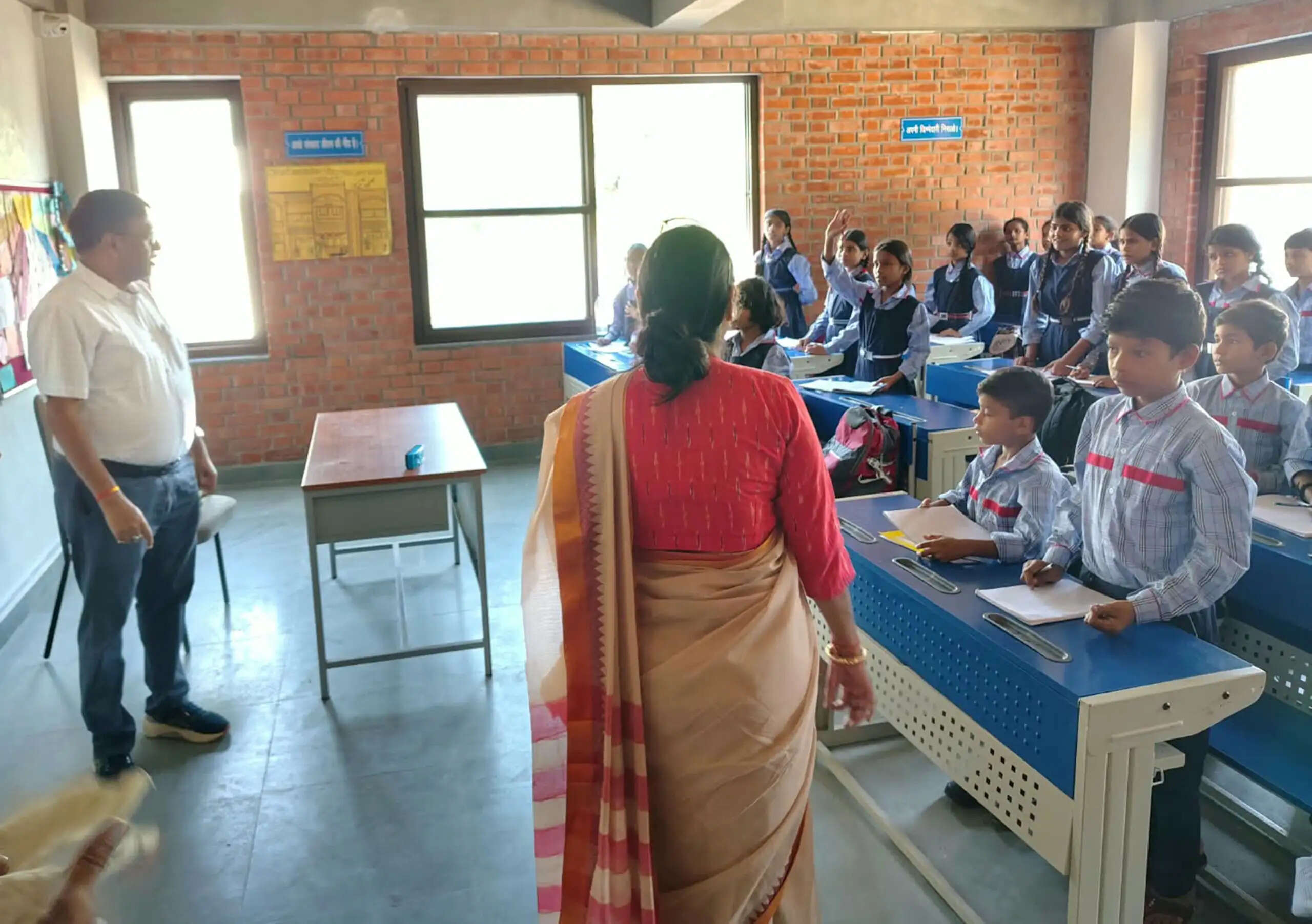 ‘सेवा संकल्प अभियान’ :&nbsp;जन भवन के आदर्श माध्यमिक विद्यालय में स्वच्छता कार्यक्रम एवं खेल प्रतियोगिताओं का आयोजन