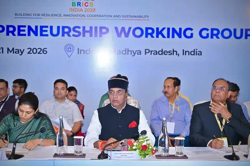 ब्रिक्स देशों की जनसांख्यिकीय ताकत उन्हें कामकाज के भविष्य को आकार देने का अवसर देती है : डॉ. मनसुख मांडविया