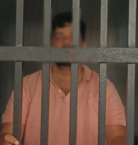 गोरखपुर में फर्जी दस्तावेजों से जमीन की दोहरी बिक्री करने वाला शातिर गिरफ्तार