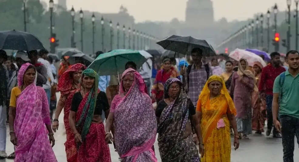 देश के कई राज्यों में भारी बारिश का अलर्ट, दिल्ली में भी सुहाना रहेगा मौसम