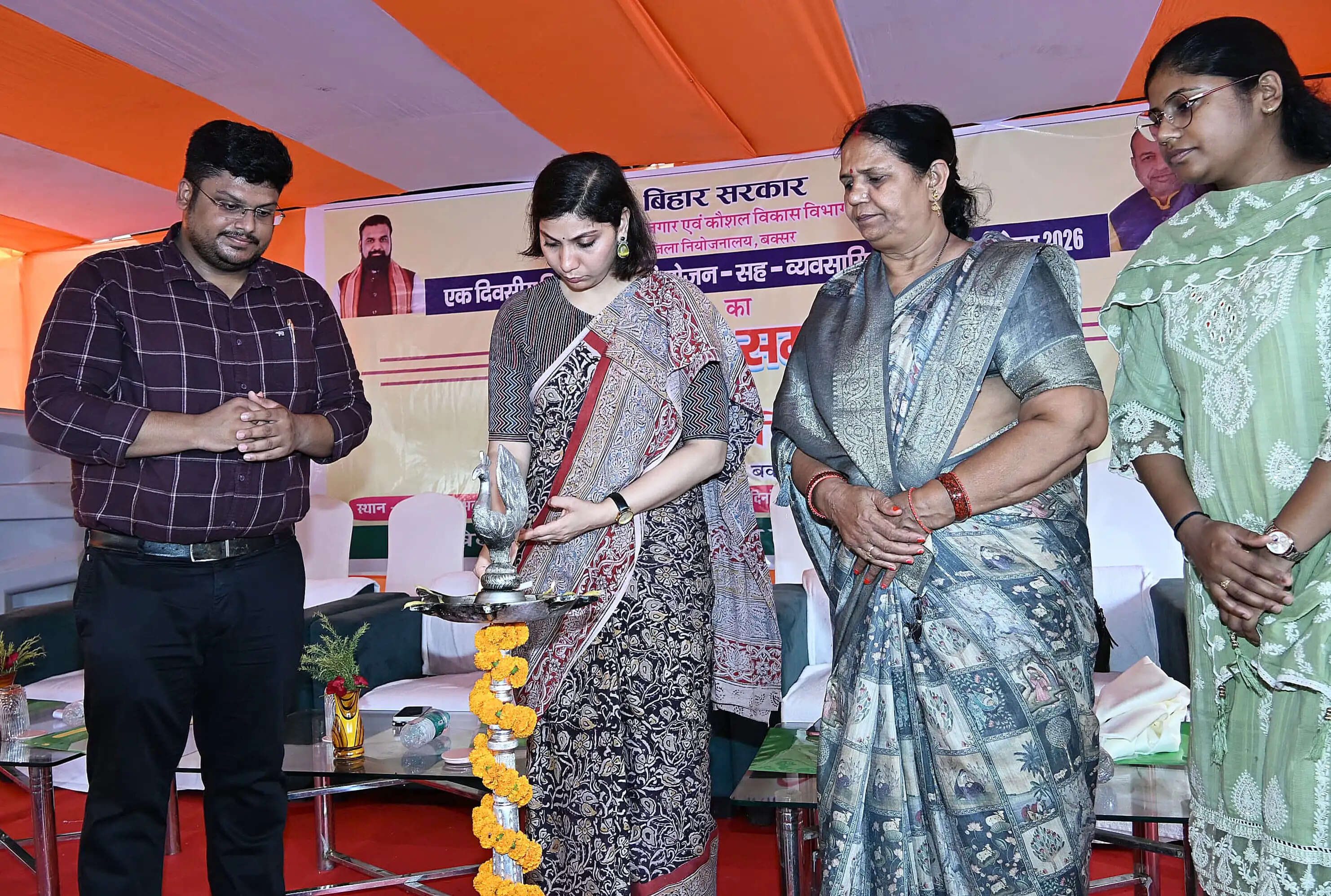 बक्सर में नियोजन सह व्यवसायिक मार्गदर्शन मेले में उमड़ी युवाओं की भीड़, 585 अभ्यर्थियों का हुआ प्रारंभिक चयन