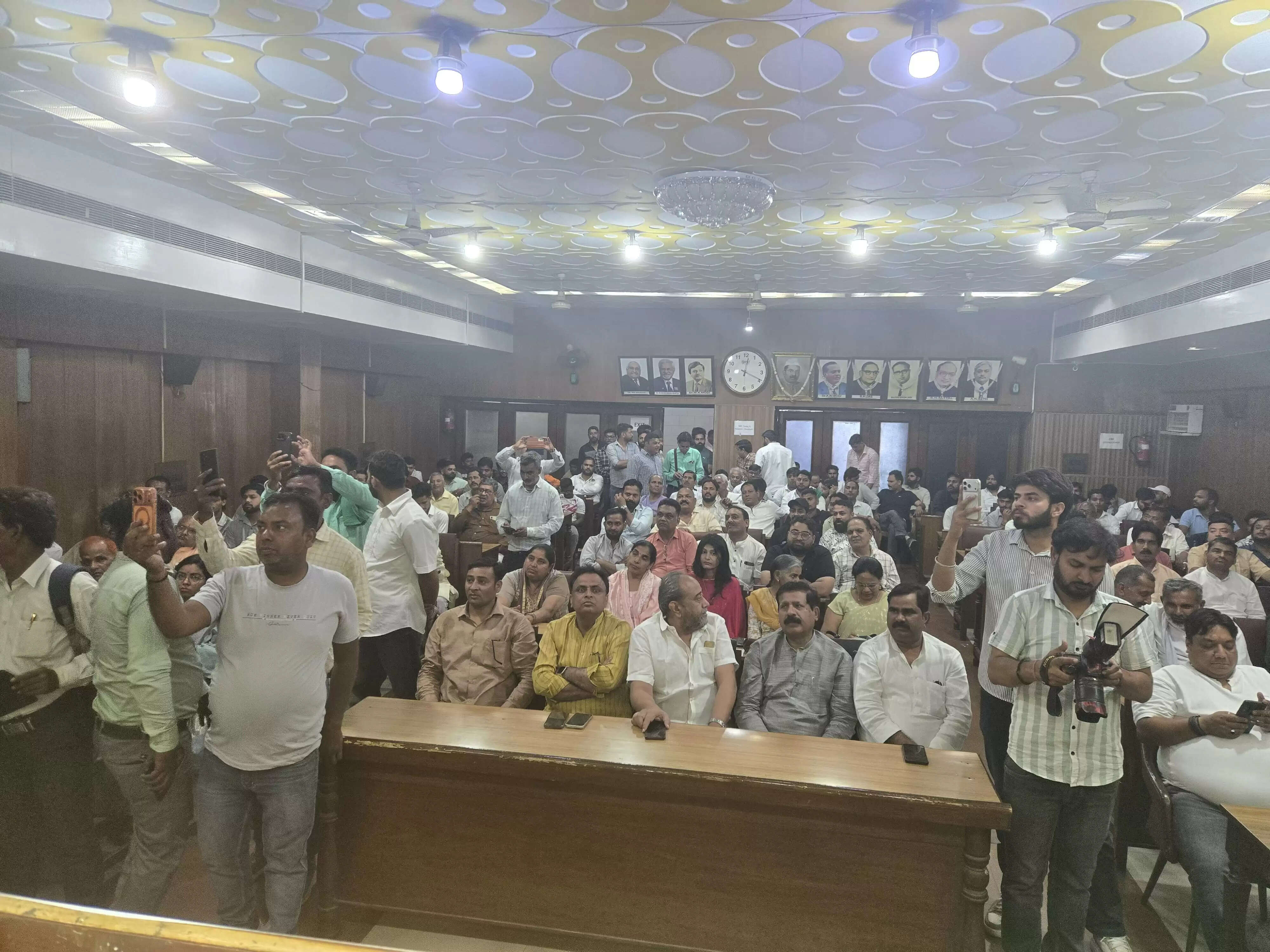 रालोद व्यापार प्रकोष्ठ की मेरठ में बैठक संपन्न,&nbsp;दीपक अग्रवाल प्रदेश सचिव बने