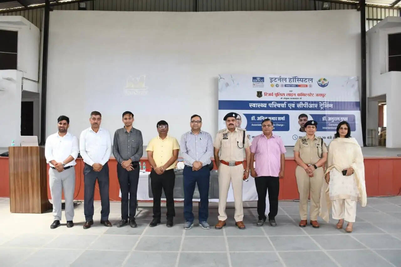 रिजर्व पुलिस लाईन चांदपोल में विशेष स्वास्थ्य जागरूकता कार्यक्रम का आयोजन