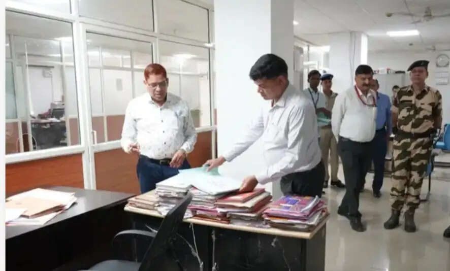 रिम्स का निदेशक ने किया औचक निरीक्षण