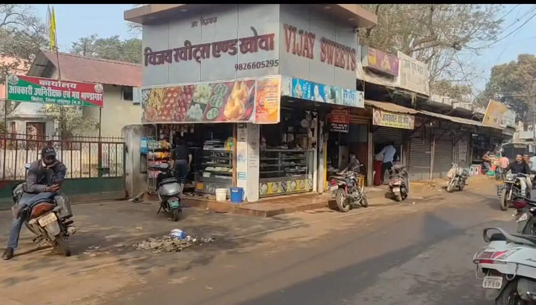 जबलपुर : सिहोरा में पथराव के बाद स्थिति पटरी पर लौट रही, चप्पे-चप्पे पर पुलिस तैनात