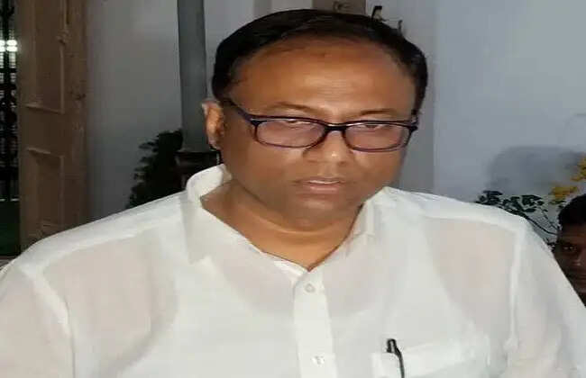 कोलकाता नगर निगम के 12 नंबर बोरो चेयरमैन पद से सुषांत घोष का इस्तीफा, अरूप चक्रवर्ती ने भी छोड़ा समिति पद