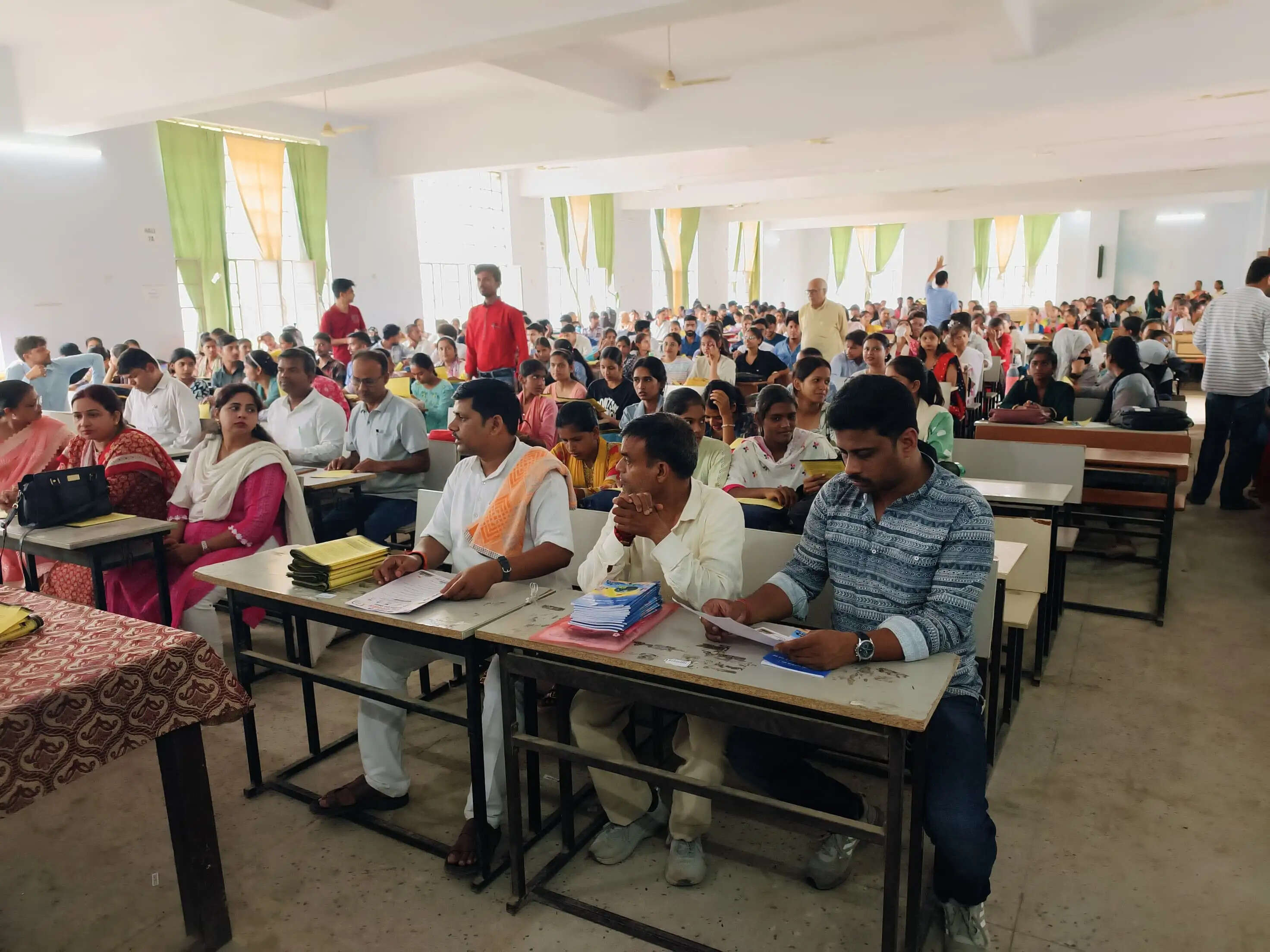 राजेंद्र कॉलेज के युवा संवाद कार्यक्रम में सह प्रांत प्रचारक प्रवीर ने दिया राष्ट्र निर्माण का संदेश