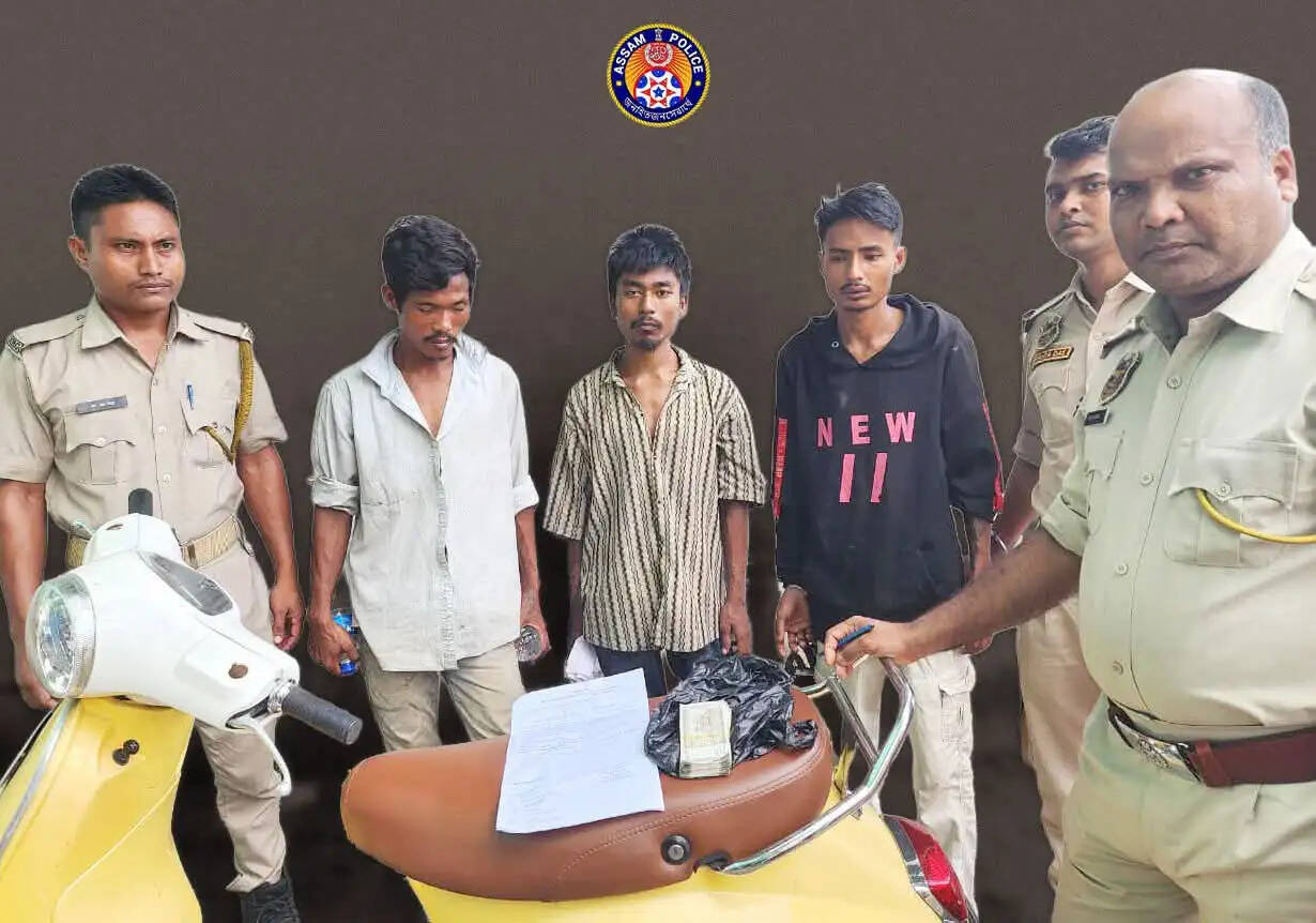 चोरी के मामले में तीन मुख्य आरोपित गिरफ्तार, 80 हजार रुपये बरामद