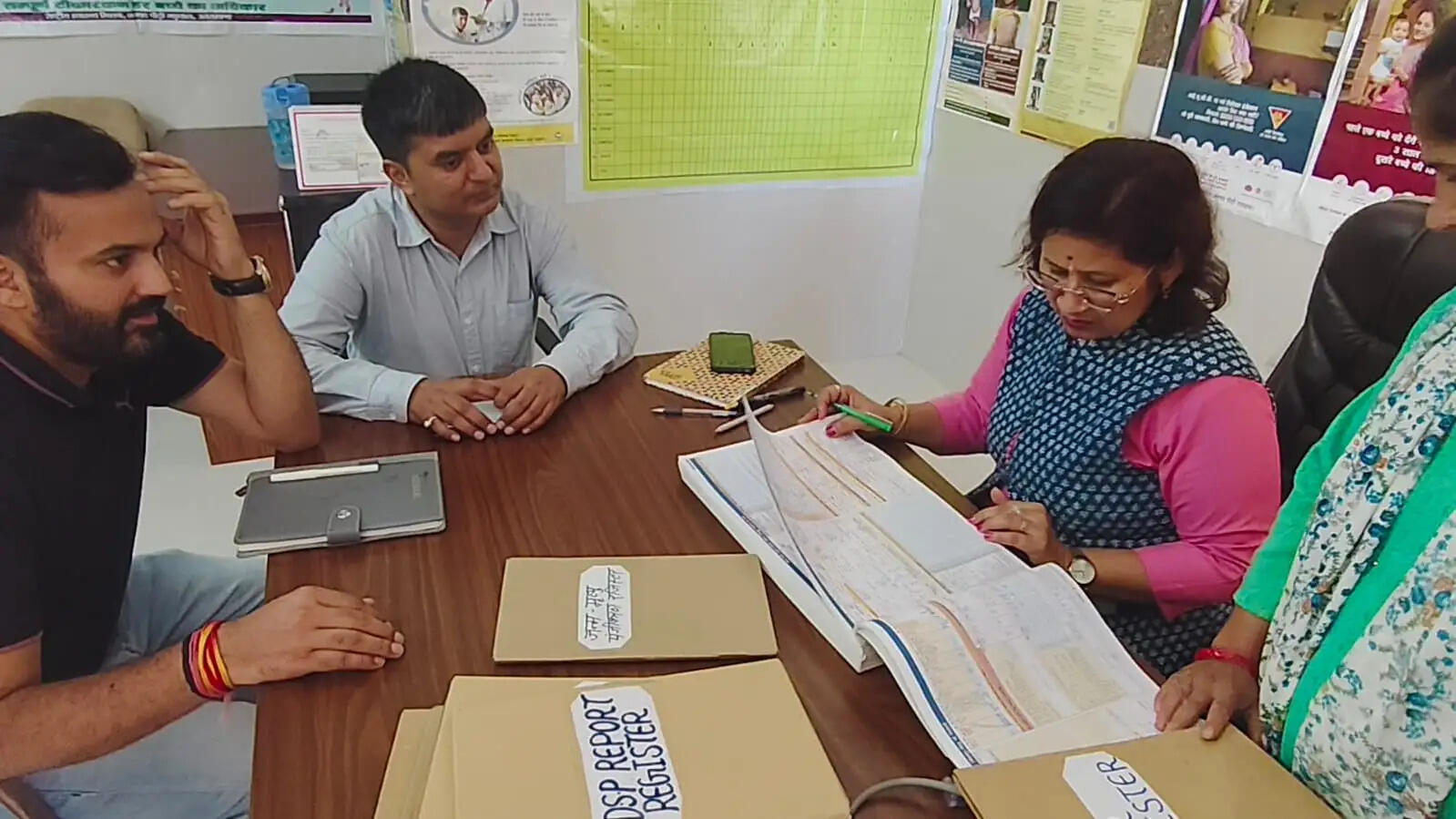 पीएचसी बसंतपुर-बहेड़ाखाल पहुंची सीएमओ, खामियां सुधारने के निर्देश