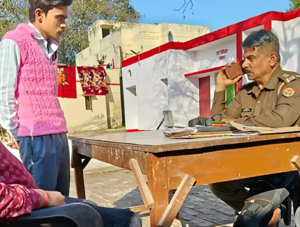 बाराबंकी में देवा शरीफ की मजार पर आए हिन्दू युवक को दुकानदार ने पीटा, माथे पर लगा तिलक धुलवाया