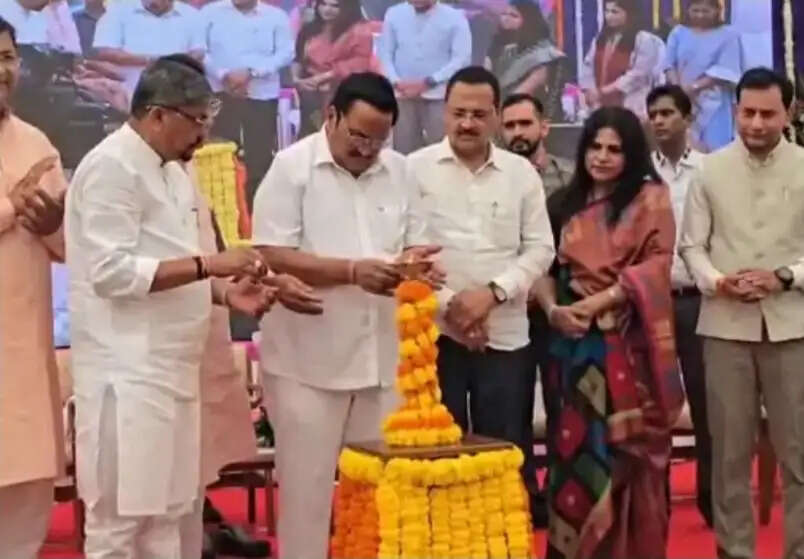 नवसारी में ‘जल महोत्सव’ का शुभारंभ: सी.आर. पाटिल ने किया उद्घाटन, 22 मार्च तक होंगे विविध कार्यक्रम