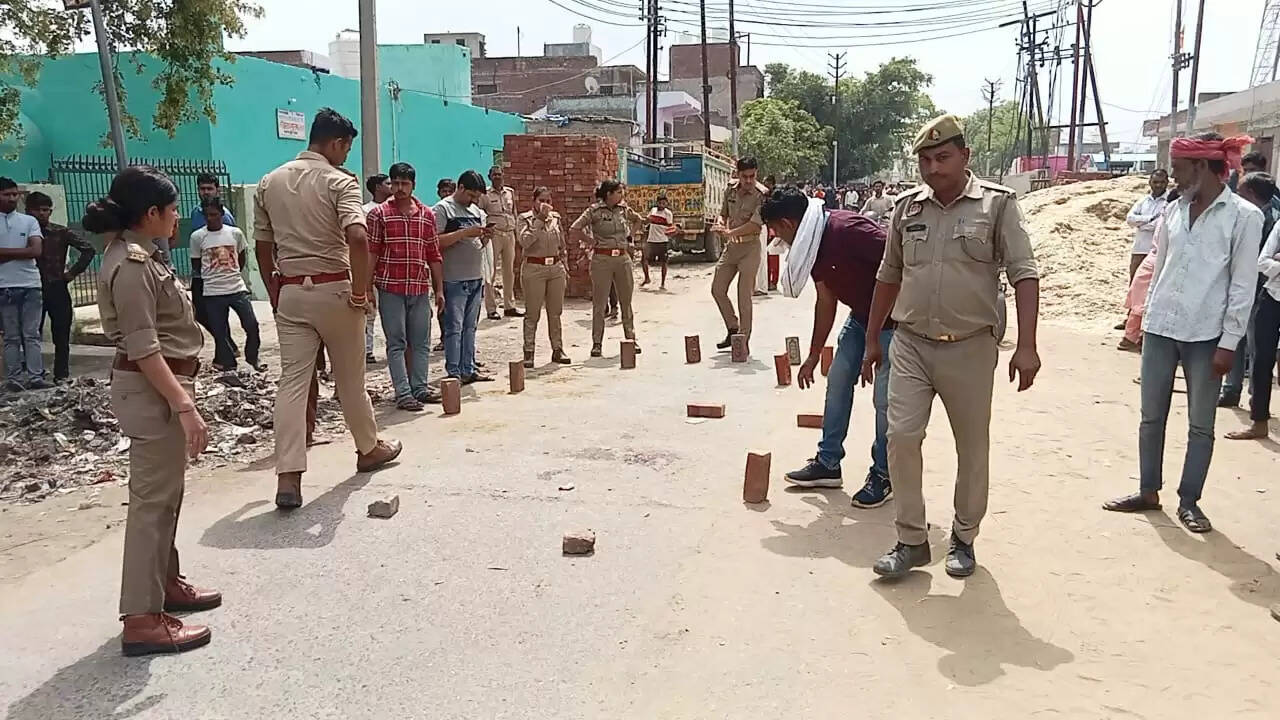 पूर्व जिला पंचायत सदस्य की गोली मारकर हत्या