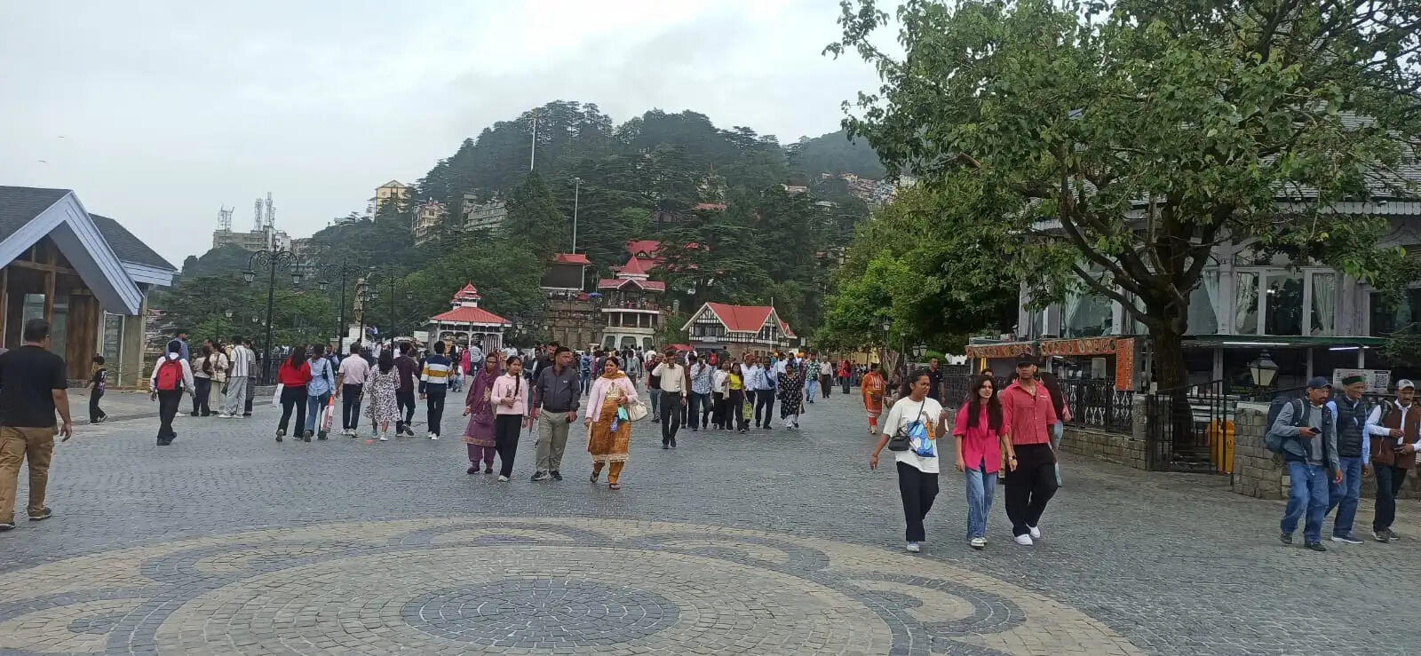 हिमाचल में भारी बारिश का रेड अलर्ट, चार जिलों में शिक्षण संस्थान बंद, 25 जुलाई तक खराब रहेगा मौसम