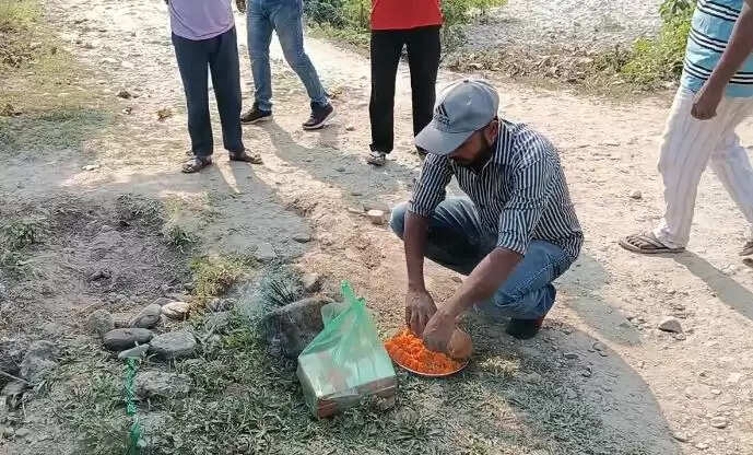 गांव को दस साल बाद मिला पक्की&nbsp;सड़क की सौगात