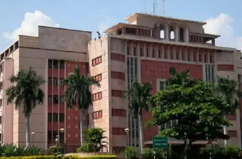 मप्र: हाजिरी पर सख्ती, सरकारी अधिकारी-कर्मचारियों की समय पर उपस्थिति को किया गया चेक