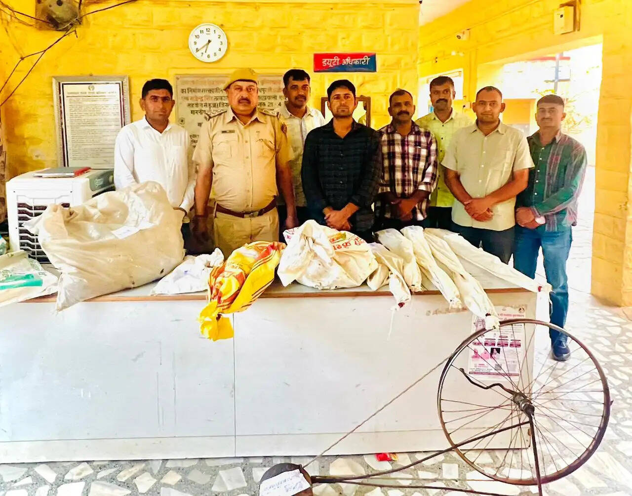 घर में खोल रखा था अवैध हथियार बनाने कारखाना