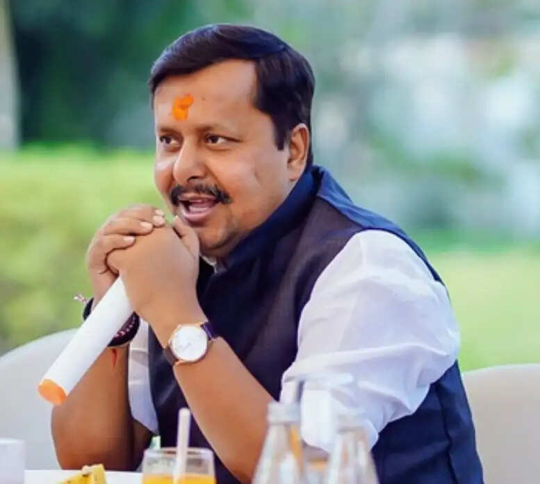 भाजपा अध्यक्ष नवीन का गुजरात के नेताओं से जनता के बीच जाकर काम करने का आह्वान