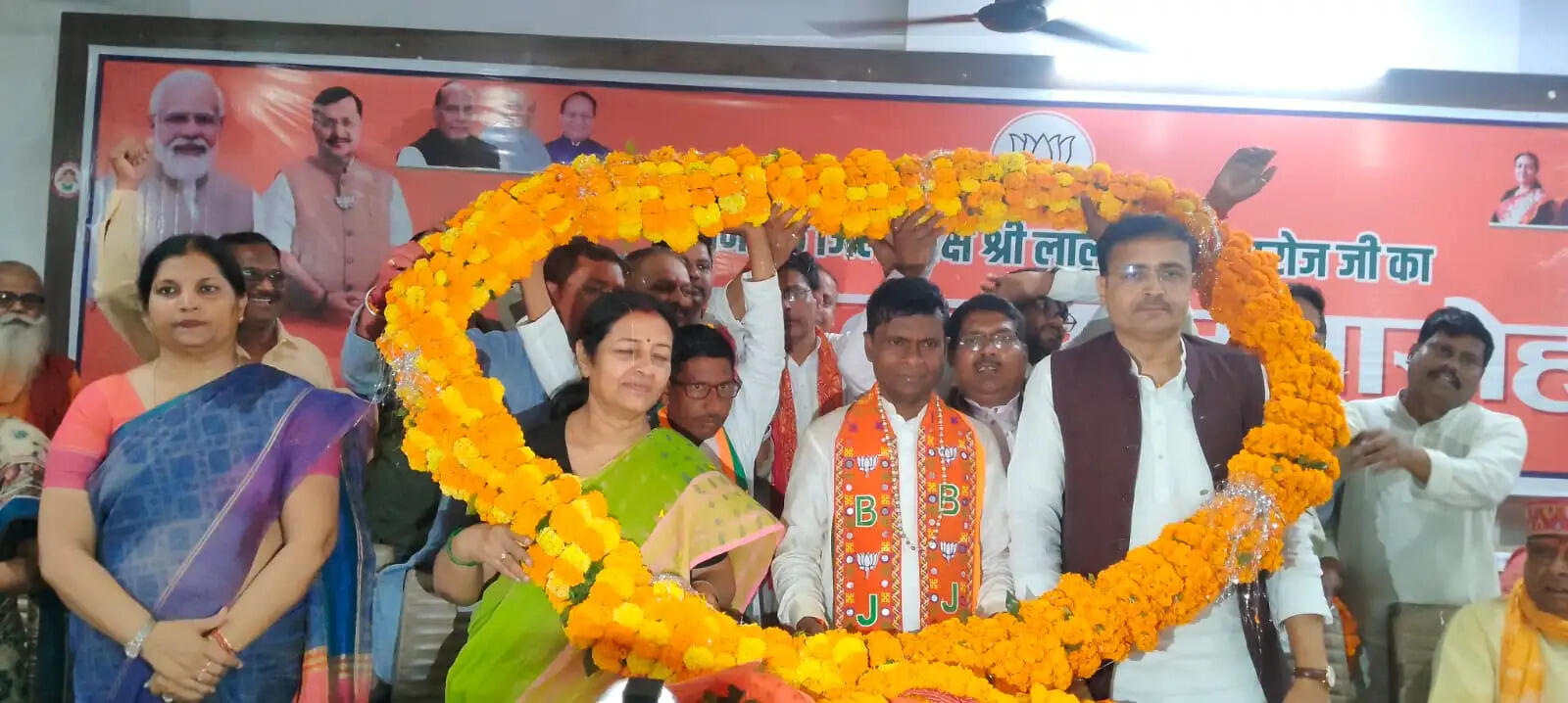 भाजपा कार्यकर्ताओं ने जुलूस निकाल कर जिलाध्यक्ष लालबहादुर को किया सम्मानित